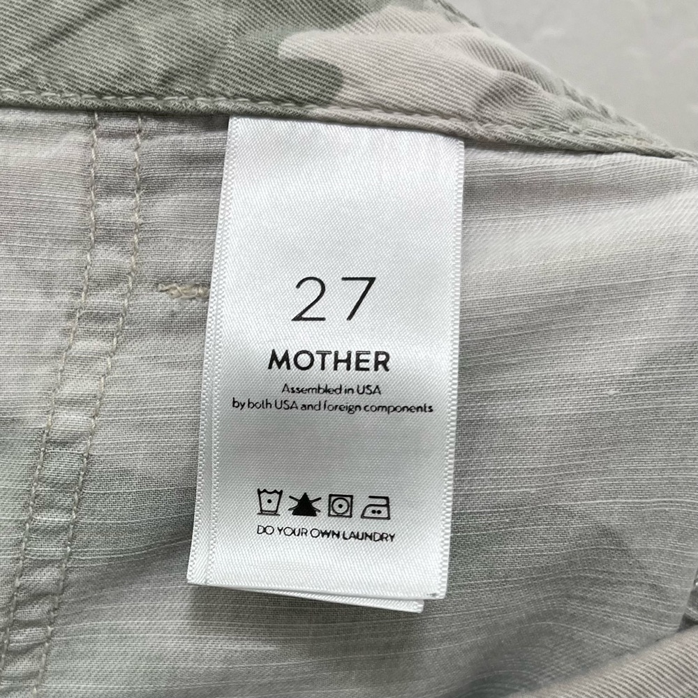 Mother • The Shaker Chop Crop Fray Pant in Desert Camo Print Size 27 - Picture 4 of 7